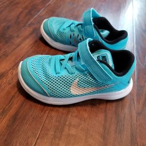 Nike toddler sneakers